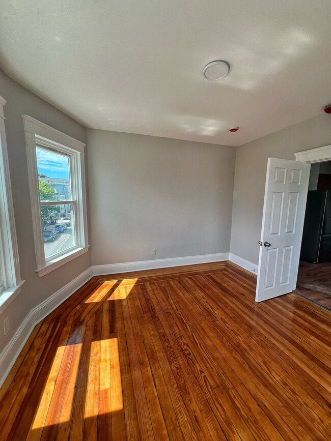 Photo - 237 Cowden St Unit 3F