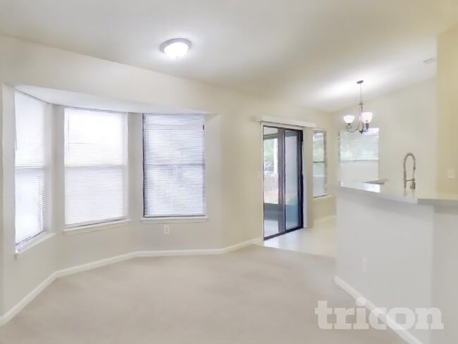 Photo - 1487 Rose Hill Dr E