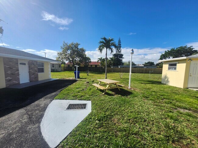 Photo - 511 NW 60th Way Unidad East Apartment