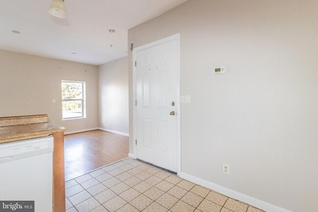 Photo - 2124 Bolton St Unit 3