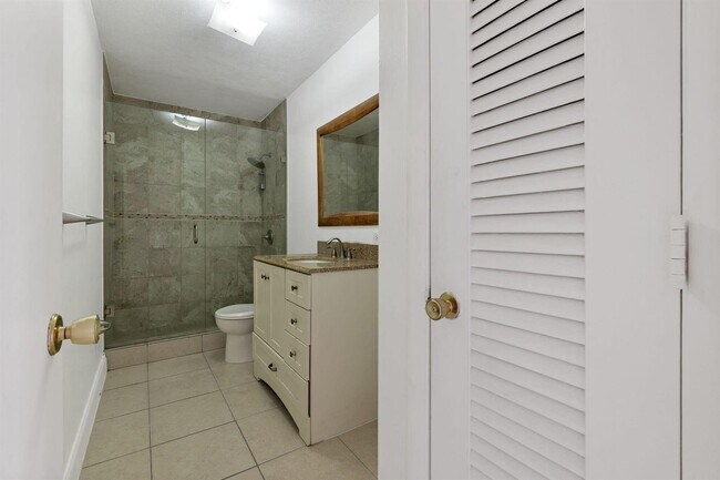 Photo - 2970 NE 16th Ave Unidad 211