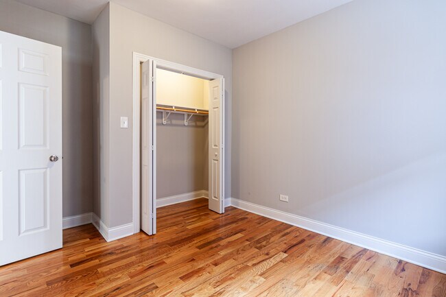 Photo - 949 W Cornelia Ave Unit 2B