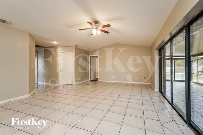 Photo - 17420 Duquesne Rd