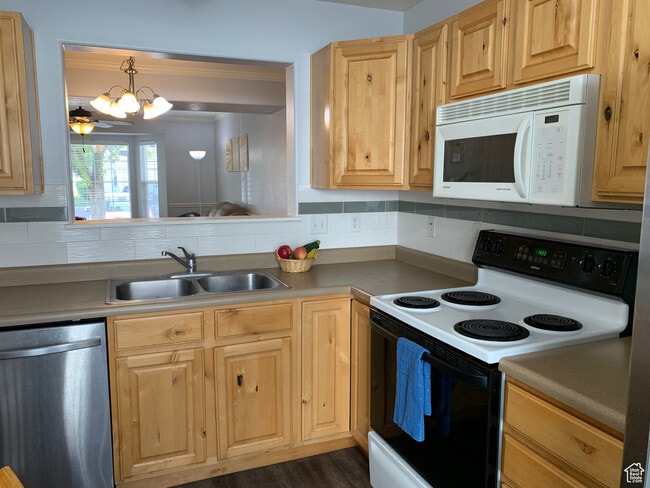 764 N 150 E St