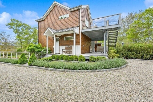 Photo - 15 Hillside Ln