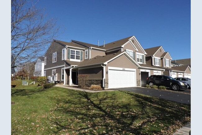 Building Photo - 2452 Golf Ridge Cir Unit 2452