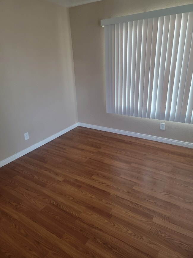 Photo - 3593 Dalbergia St Unidad D