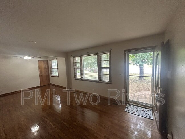 Photo - 328 Jacksonian Dr