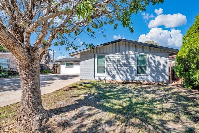 Photo - 1607 Butternut Ln