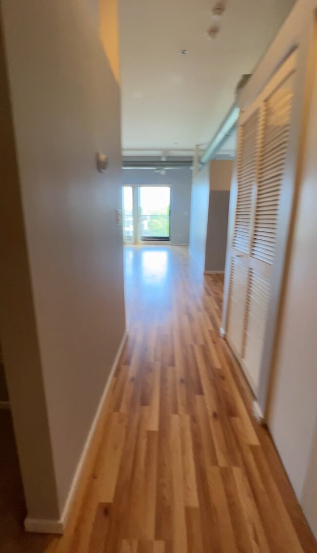 Photo - 1000 E 53rd St Unit 1000 Condo