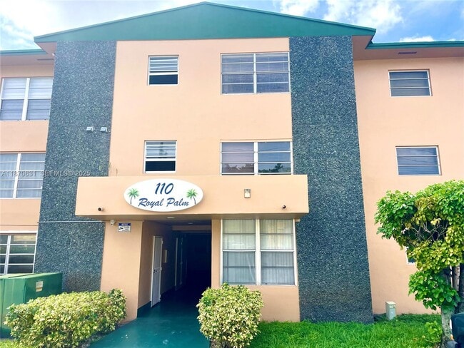 Building Photo - 110 Royal Palm Rd Unit 310