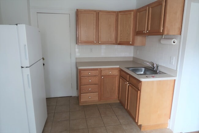 Photo - Gerald Manor