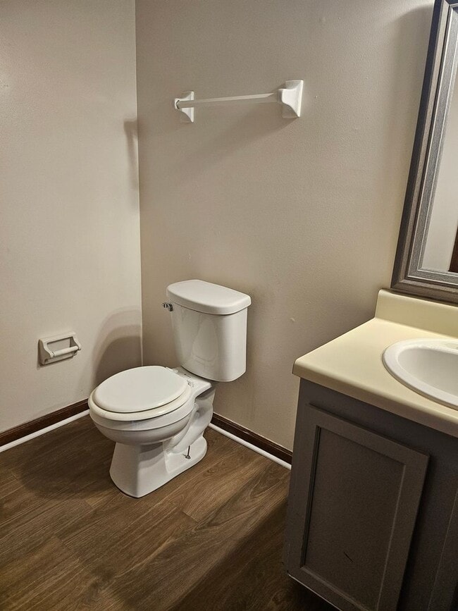 Photo - $1200 - Jefferson Square - Move in Special