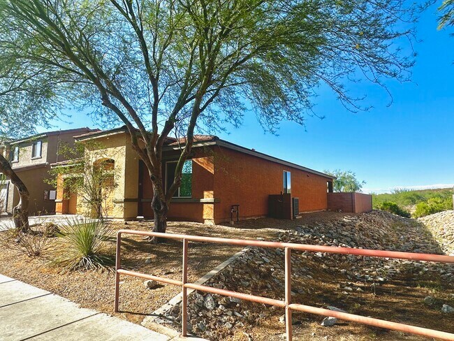 Photo - 1145 E Madera Grove Ln
