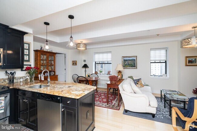 Building Photo - 1701-15 Locust St Unit 1505 Rental