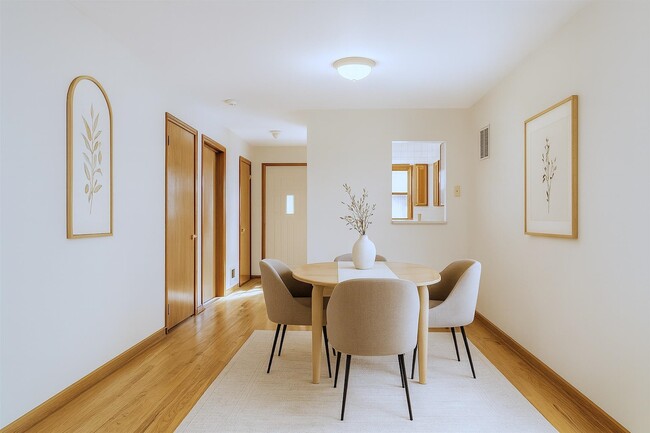 Photo - 210 PAVONIA Ave