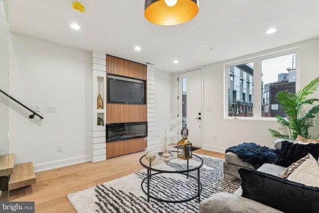 Photo - 1106 N Bodine St