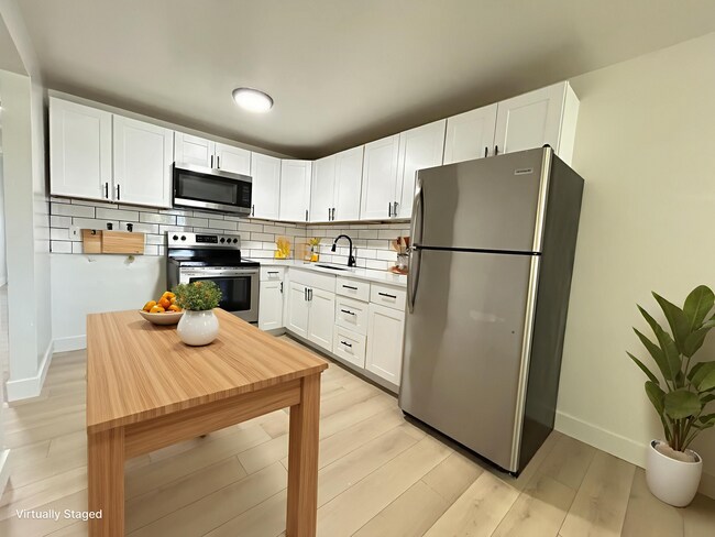 Photo - Beautiful 2 Bedroom 1 Bathroom Apartment *... Unit 1801-2