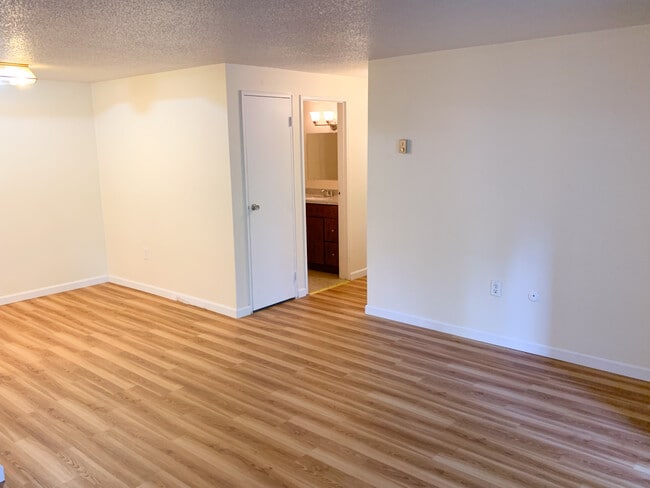 Photo - 7 Village Rock Ln Unit 3