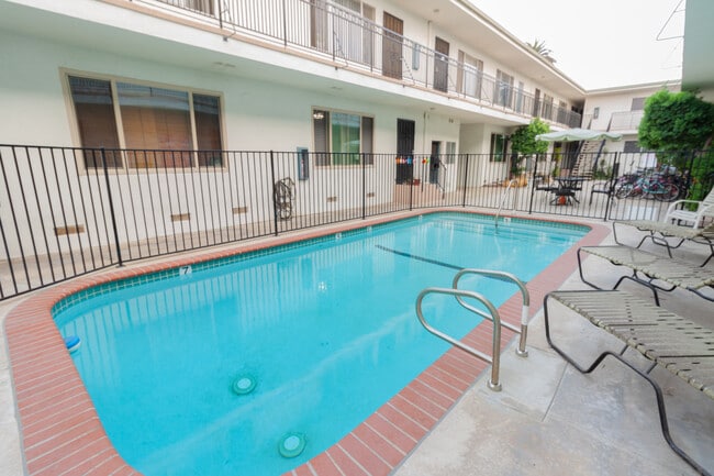 Photo - 4th St.-2928