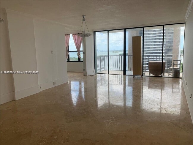 Photo - 780 NE 69th St Unidad 1507