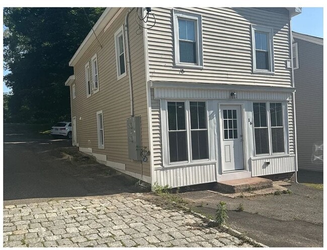 Building Photo - 16-20 Elm St Unit 20-F