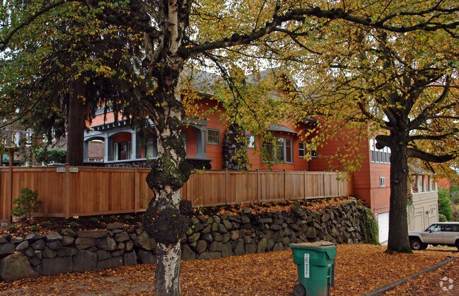 Photo - 3002 Harvard Ave E