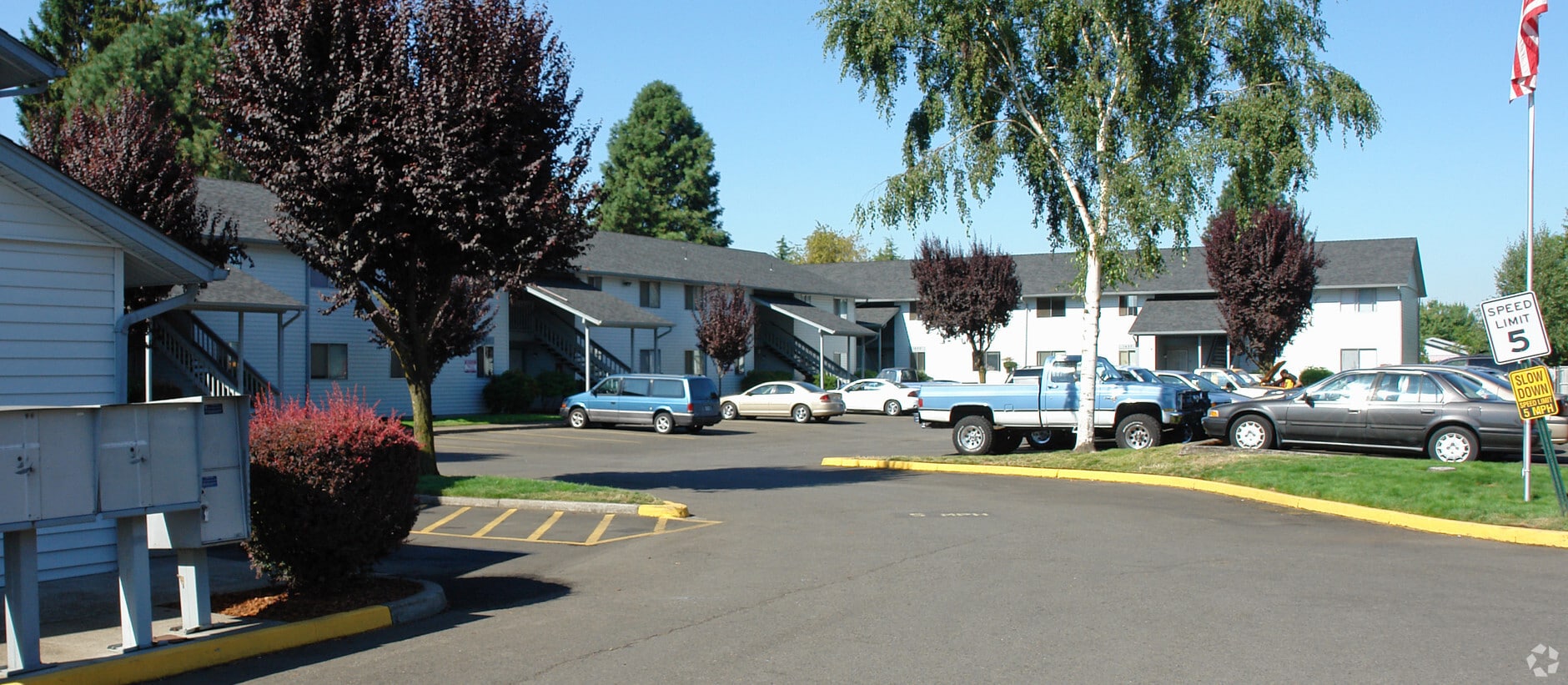 Lancaster Park Apartments - Lancaster Park Apartments