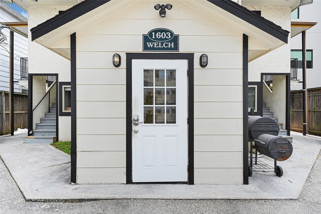 Building Photo - 1607 Welch St Unit 6