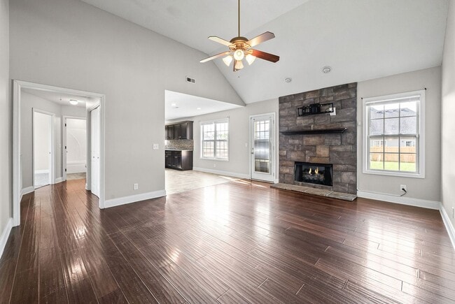 Photo - Pet Friendly Four Bedroom with Basement!