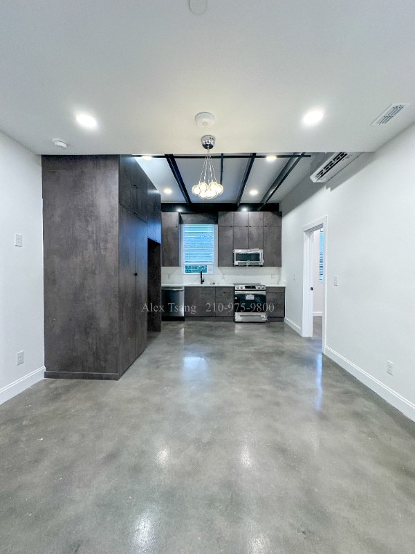 Building Photo - 630 Montana St Rental