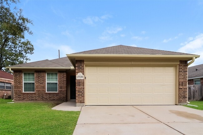Building Photo - 17239 Glen Oaks Dr Rental