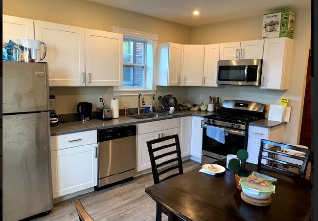 Photo - 174 Saint Alphonsus St