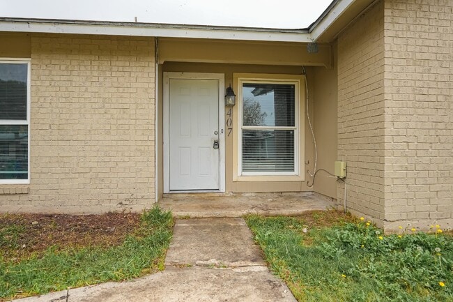 Photo - 407 Samuel St