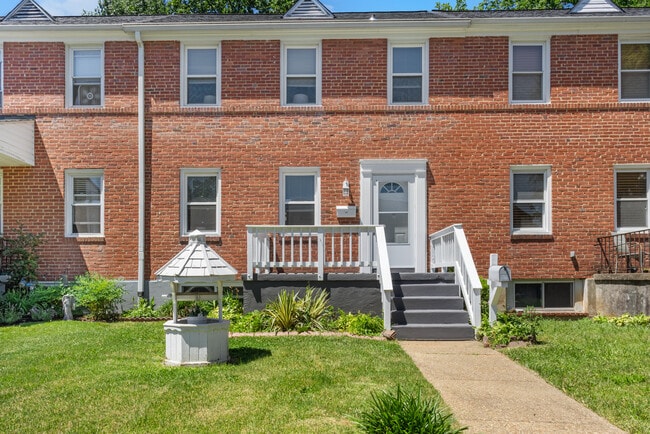 Building Photo - 38 Briarwood Rd