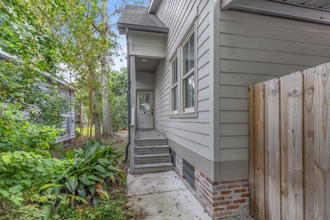 Photo - 707 Division St