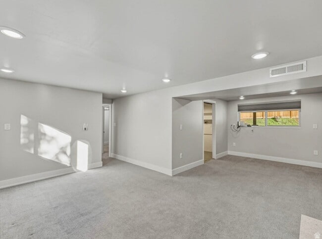 2036 Highland View Cir