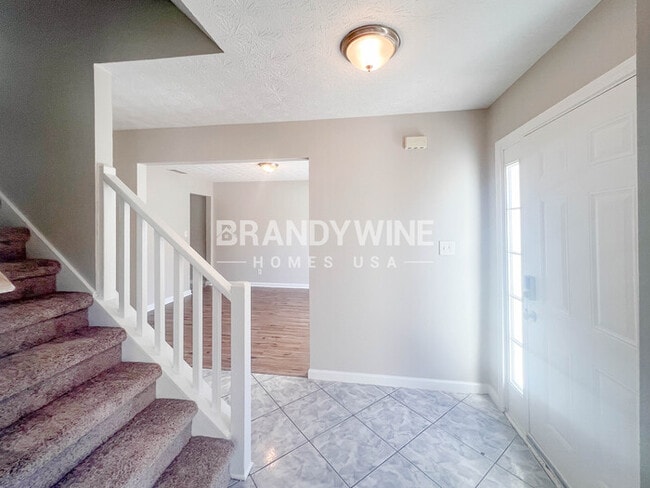 Photo - 627 Stonemill Manor