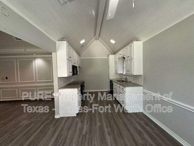 Photo - 7729 Red Oak St