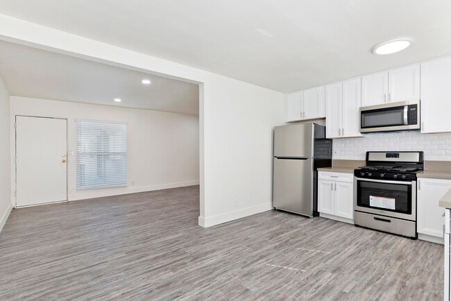 Photo - Aurora Vista Apartments