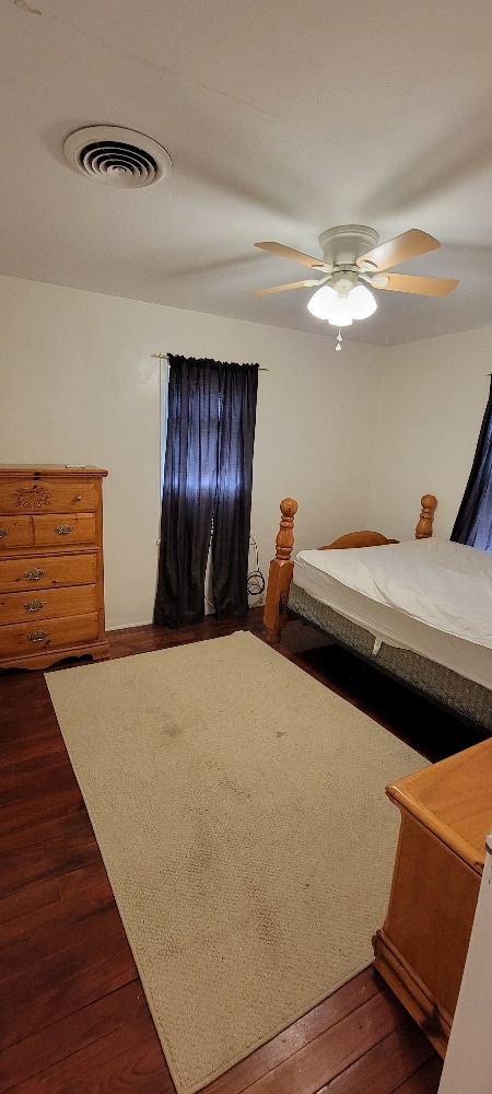 Photo - 705 N Elm St