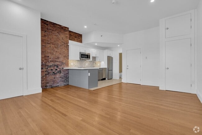 Building Photo - 389 Beacon St Unit 7 Rental