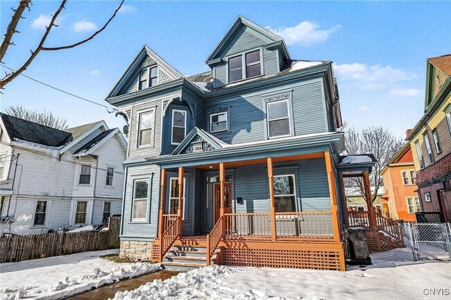 Building Photo - 302 Kellogg St