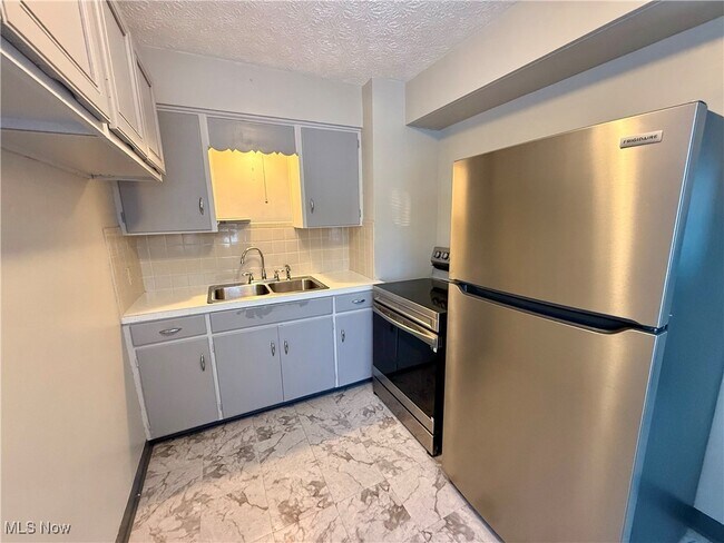 Photo - 912 E Archwood Ave