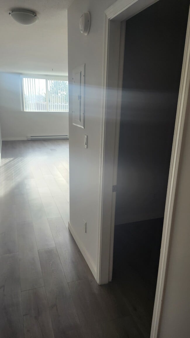 Photo - 3683 E Hastings St