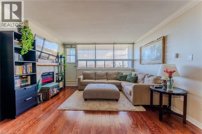 Photo - 212 Kerr St Unité 904