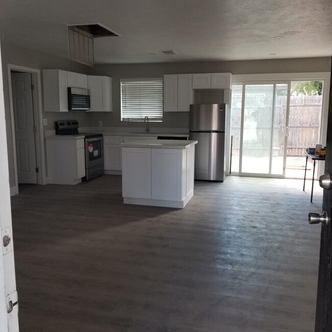 kitchen & dining - 171 W Highland Ave