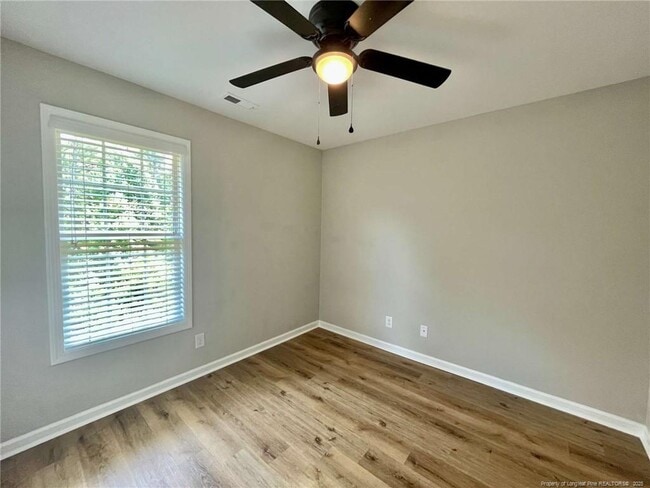Photo - 216 Cobblestone Dr