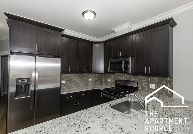 Photo - 2346 W Grand Ave Unit 1N