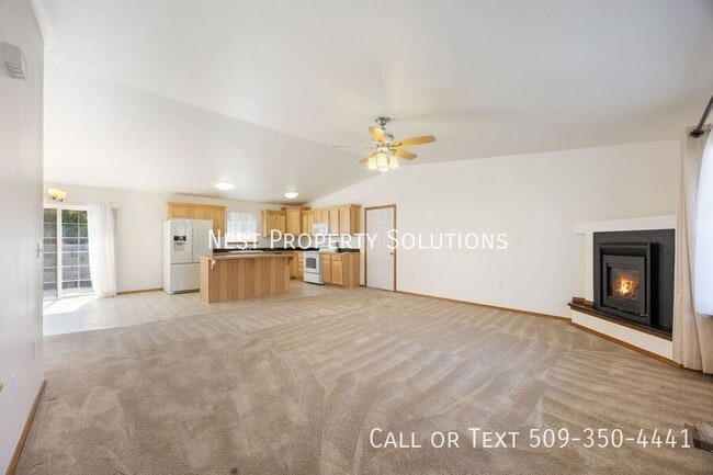 Photo - 807 Westshore Dr NE